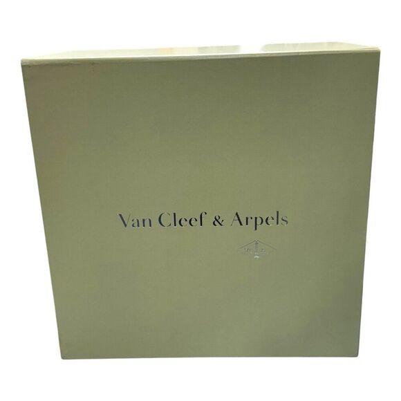 Van Cleef & Arpels Empty Gift Box High-Quality Sturdy Storage 14x8 Authentic - Picture 1 of 9